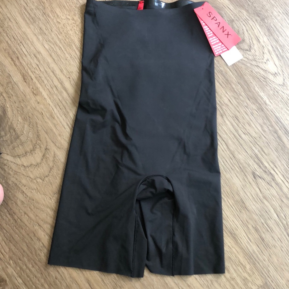 Black spanx trust your thin-stincts